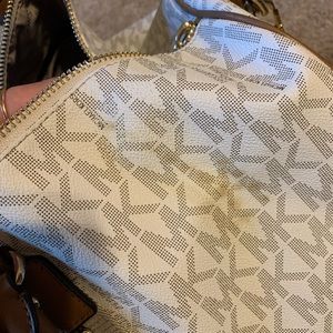 Michael Kors Monogram Overnight Bag ( White )